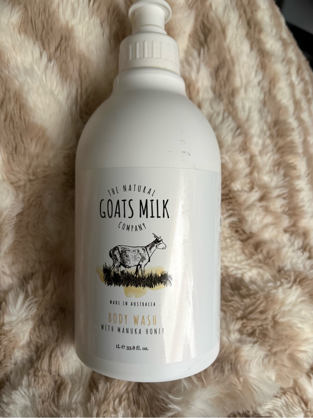 The Natural Goats Milk Company Body Wash with Manuka Honey NEW